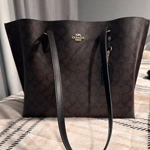 Mollie tote in signature canvas